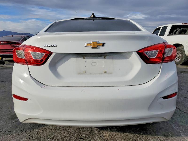 Photo 6 from auction – 2018 CHEVROLET CRUZE with VIN 1G1BC5SM2J7180399