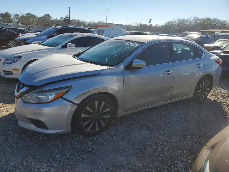 NISSAN ALTIMA 2017 with VIN 1N4AL3APXHC174294 - Photo from auction