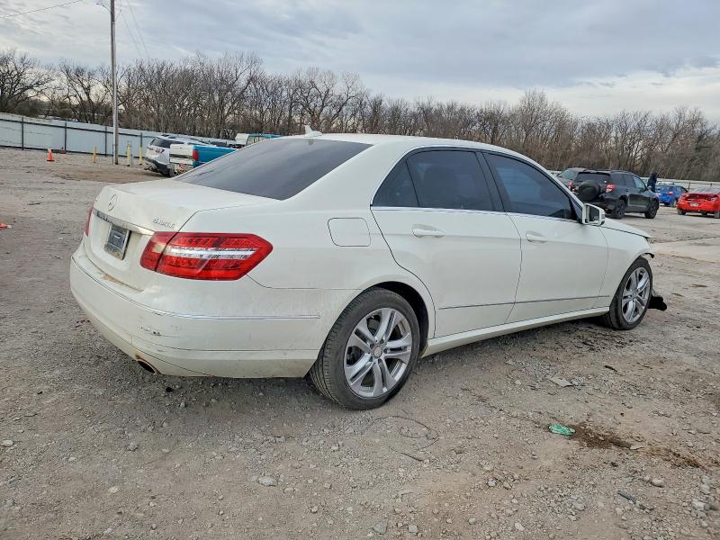 Photo 3 from auction – 2011 MERCEDES-BENZ E with VIN WDDHF8HB2BA514926