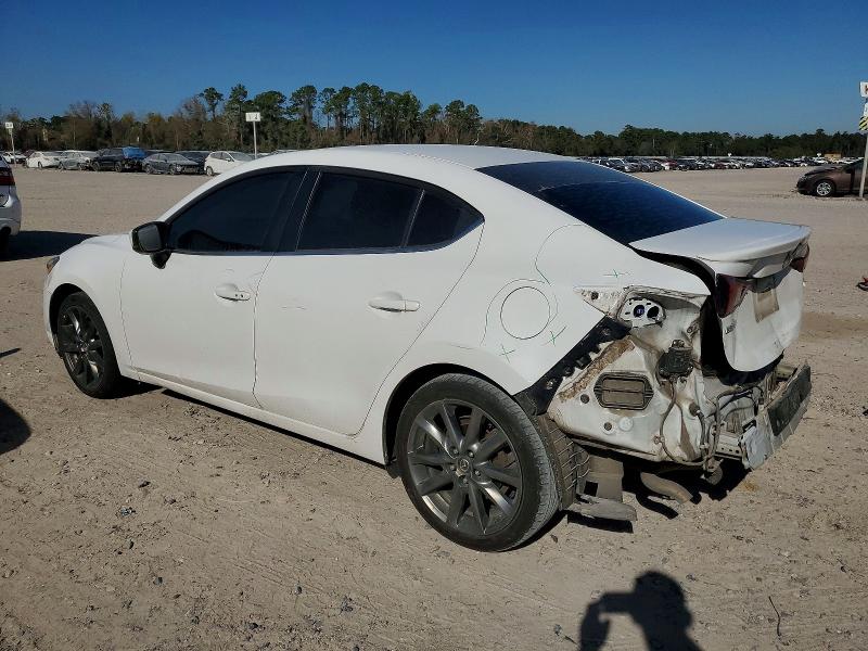Photo 2 from auction – 2018 MAZDA 3 with VIN 3MZBN1V31JM270594