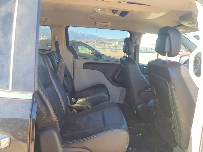 Photo 11 from auction – 2016 CHRYSLER TOWN & COU with VIN 2C4RC1CG2GR260672