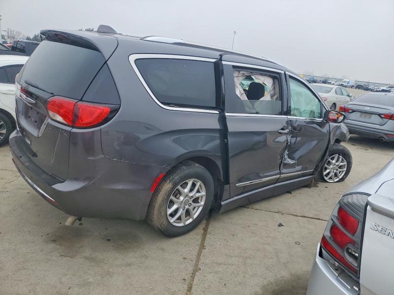 Photo 3 from auction – 2020 CHRYSLER PACIFICA T with VIN 2C4RC1BG3LR125311