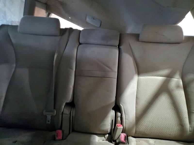Photo 10 from auction – 2004 TOYOTA HIGHLANDER with VIN JTEGP21A240003089