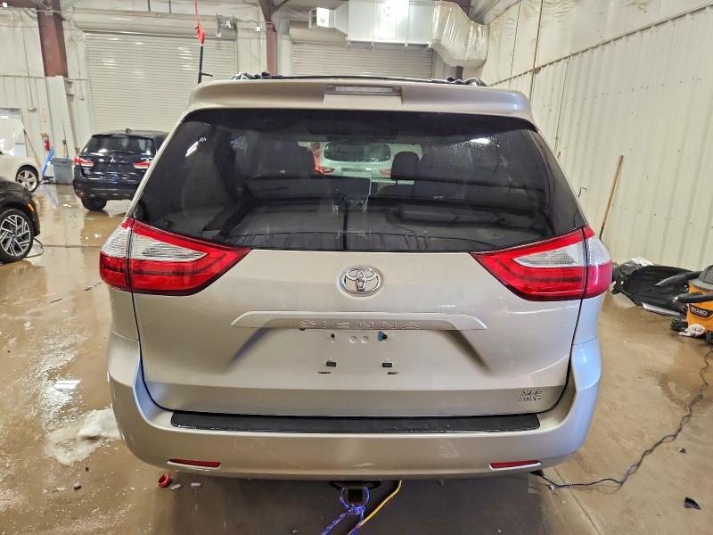 Photo 6 from auction – 2017 TOYOTA SIENNA XLE with VIN 5TDDZ3DC1HS160068