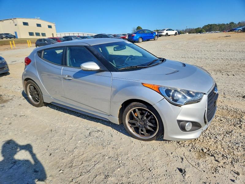 Photo 4 from auction – 2013 HYUNDAI VELOSTER with VIN KMHTC6AE7DU132345