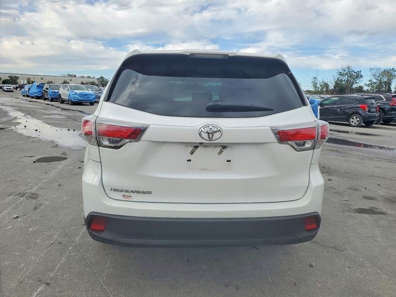 Photo 6 from auction – 2016 TOYOTA HIGHLANDER with VIN 5TDZARFHXGS020107