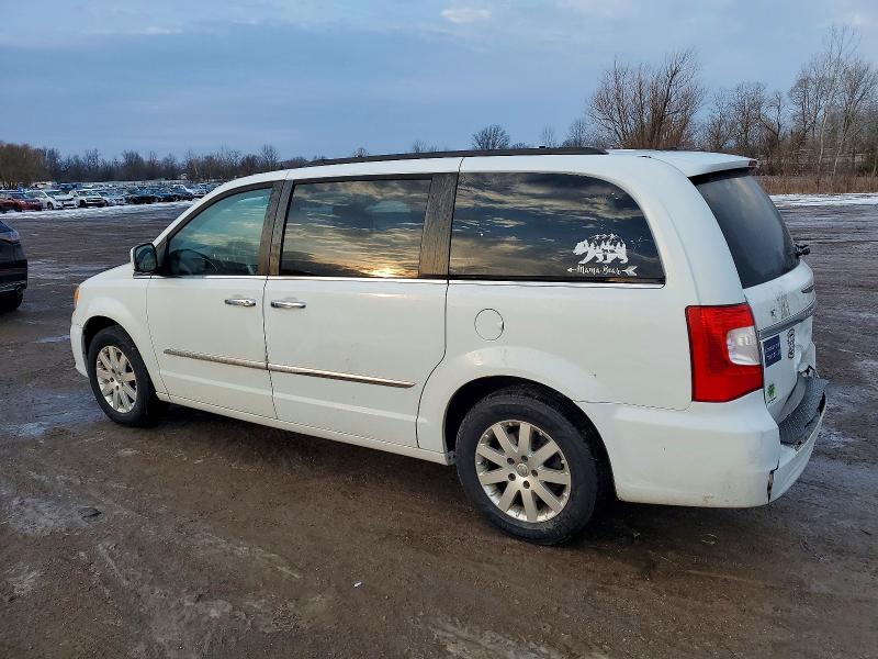 Photo 2 from auction – 2016 CHRYSLER TOWN & COU with VIN 2C4RC1BG2GR127170