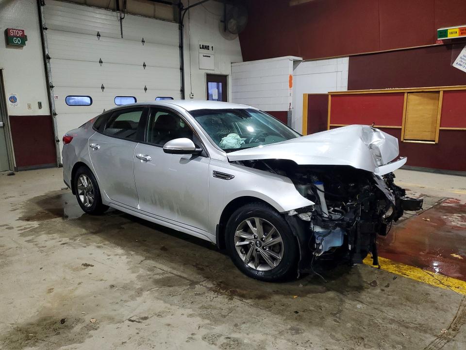 Photo 4 from auction – 2019 KIA OPTIMA LX with VIN 5XXGT4L33KG324970