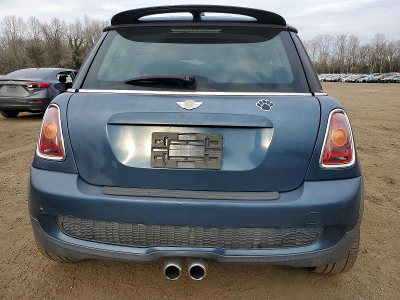 Photo 6 from auction – 2010 MINI COOPER S with VIN WMWMF7C57ATZ72935