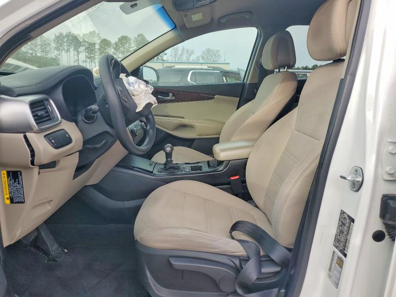 Photo 7 from auction – 2016 KIA SORENTO LX with VIN 5XYPGDA32GG098639