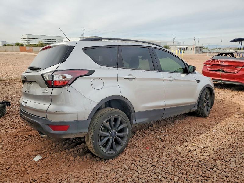 Photo 3 from auction – 2018 FORD ESCAPE SE with VIN 1FMCU0GD2JUA86170