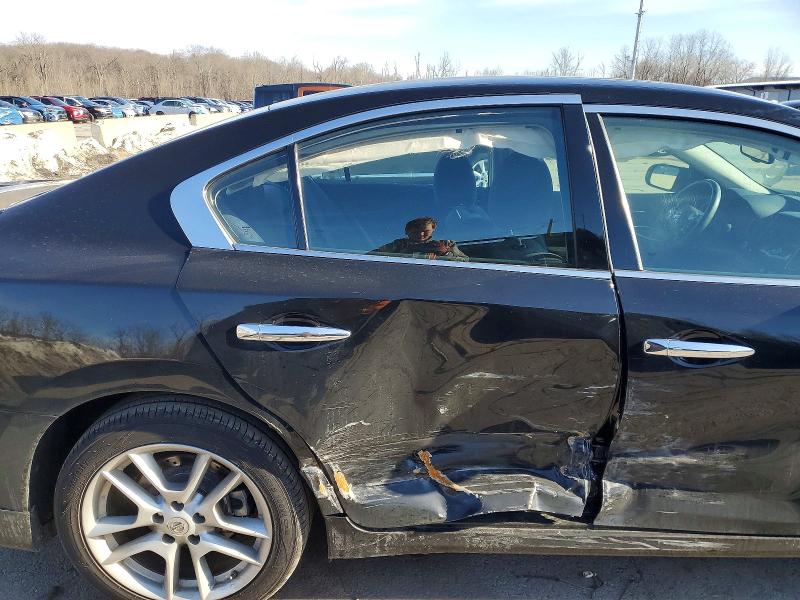 Photo 10 from auction – 2010 NISSAN MAXIMA S with VIN 1N4AA5AP5AC832837
