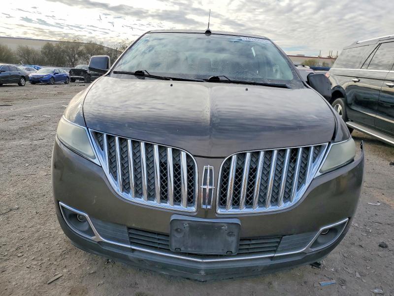 Photo 5 from auction – 2011 LINCOLN MKX with VIN 2LMDJ6JK1BBJ16942