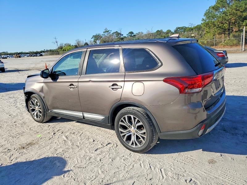 Photo 2 from auction – 2018 MITSUBISHI OUTLANDER with VIN JA4AD2A3XJZ055141