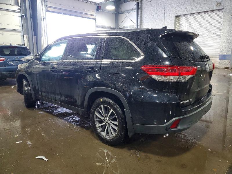 Photo 2 from auction – 2018 TOYOTA HIGHLANDER with VIN 5TDJZRFH8JS543834