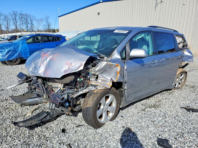 Photo 1 from auction – 2011 TOYOTA SIENNA BAS with VIN 5TDKA3DC9BS009212
