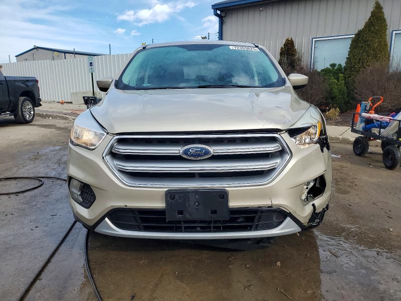 Foto 5 de la subasta – 2017 FORD ESCAPE SE con VIN 1FMCU0GD6HUE90602