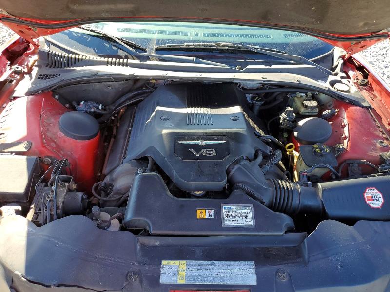 Photo 11 from auction – 2005 FORD THUNDERBIR with VIN 1FAHP60A25Y103932