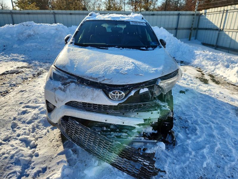 Photo 5 from auction – 2016 TOYOTA RAV4 SE with VIN JTMJFREV4GJ075218