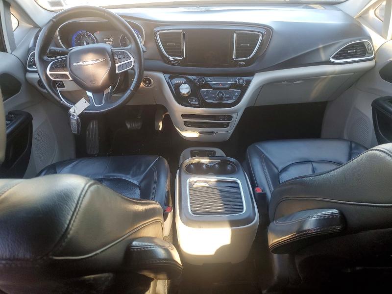 Photo 8 from auction – 2017 CHRYSLER PACIFICA T with VIN 2C4RC1EG1HR634428