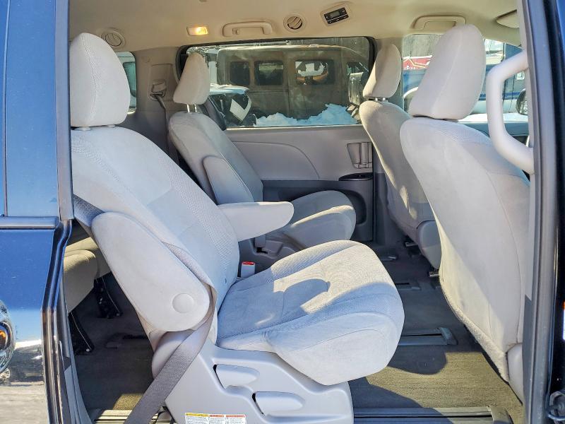 Photo 11 from auction – 2017 TOYOTA SIENNA with VIN 5TDZZ3DC5HS809196