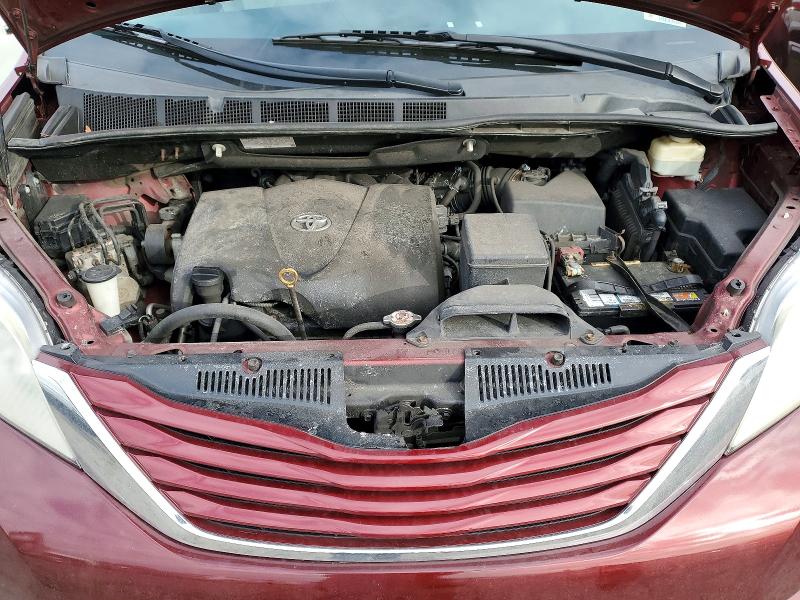 Photo 12 from auction – 2017 TOYOTA SIENNA with VIN 5TDKZ3DC0HS815859