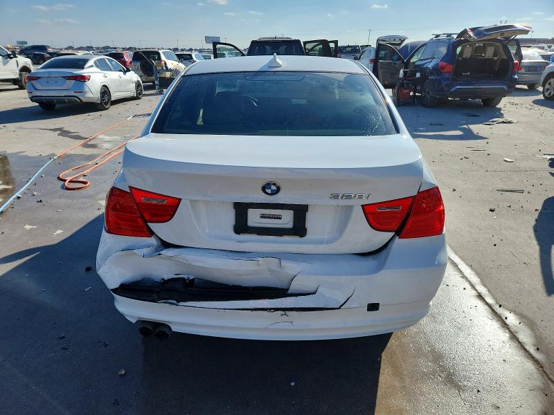 Photo 6 from auction – 2010 BMW 328 I with VIN WBAPH7C56AE125884