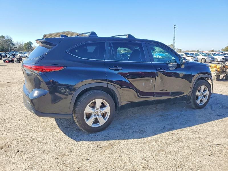 Photo 3 from auction – 2023 TOYOTA HIGHLANDER with VIN 5TDKDRAH0PS012419