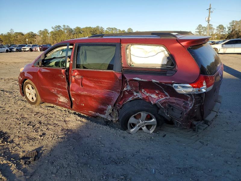 Photo 2 from auction – 2013 TOYOTA SIENNA with VIN 5TDKK3DC0DS377021