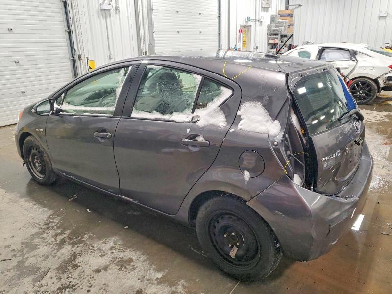 Photo 2 from auction – 2012 TOYOTA PRIUS C with VIN JTDKDTB30C1000715