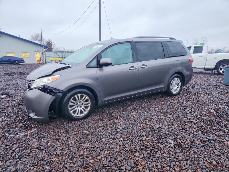 TOYOTA SIENNA XLE 2015 with VIN 5TDYK3DC6FS683704 - Photo from auction