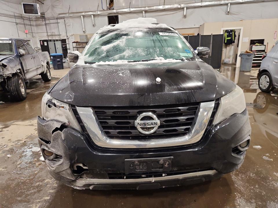 Photo 5 from auction – 2017 NISSAN PATHFINDER with VIN 5N1DR2MMXHC669530
