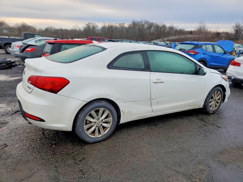 Photo 3 from auction – 2016 KIA FORTE EX with VIN KNAFX6A8XG5641499