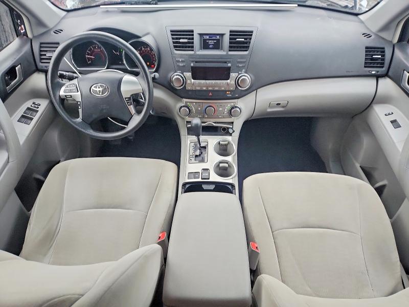 Photo 8 from auction – 2012 TOYOTA HIGHLANDER with VIN 5TDZK3EH2CS066259
