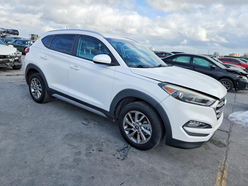 Photo 4 from auction – 2017 HYUNDAI TUCSON with VIN KM8J33A47HU294530