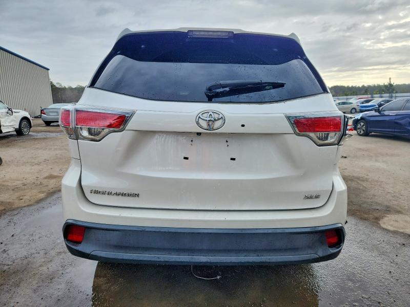 Photo 6 from auction – 2015 TOYOTA HIGHLANDER with VIN 5TDKKRFH0FS068180