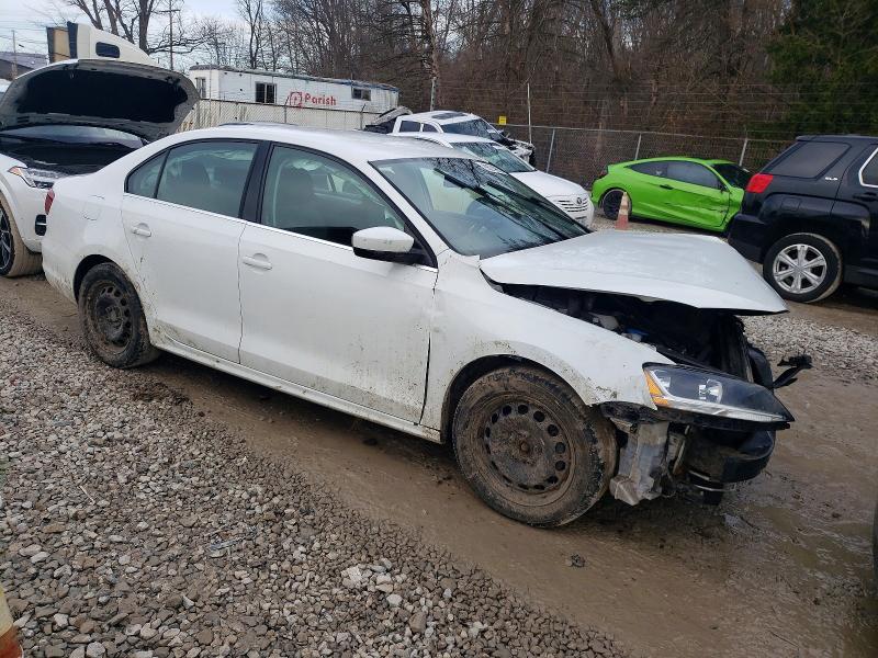 Photo 4 from auction – 2017 VOLKSWAGEN JETTA S with VIN 3VW2B7AJ4HM334346