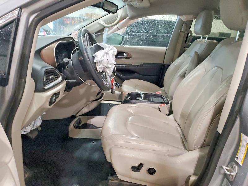 Photo 7 from auction – 2017 CHRYSLER PACIFICA with VIN 2C4RC1BG5HR512983