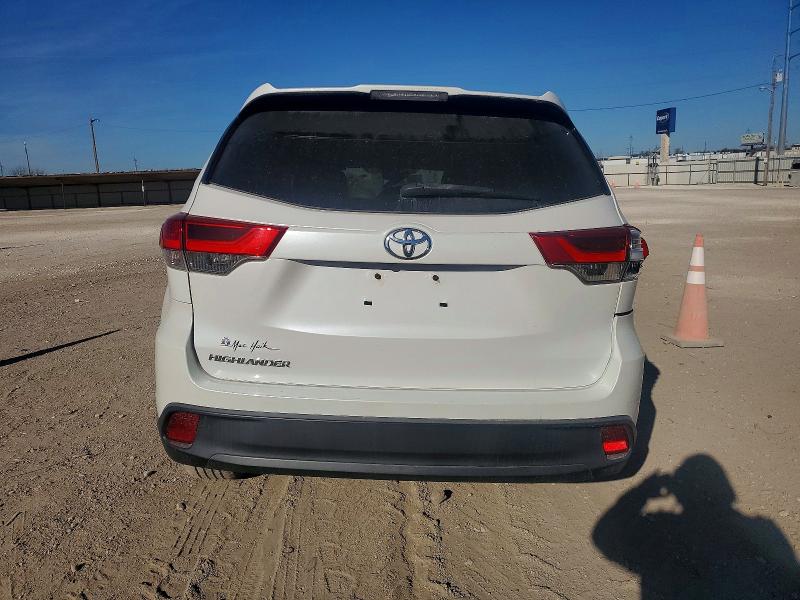 Photo 6 from auction – 2019 TOYOTA HIGHLANDER with VIN 5TDZARFH8KS049713