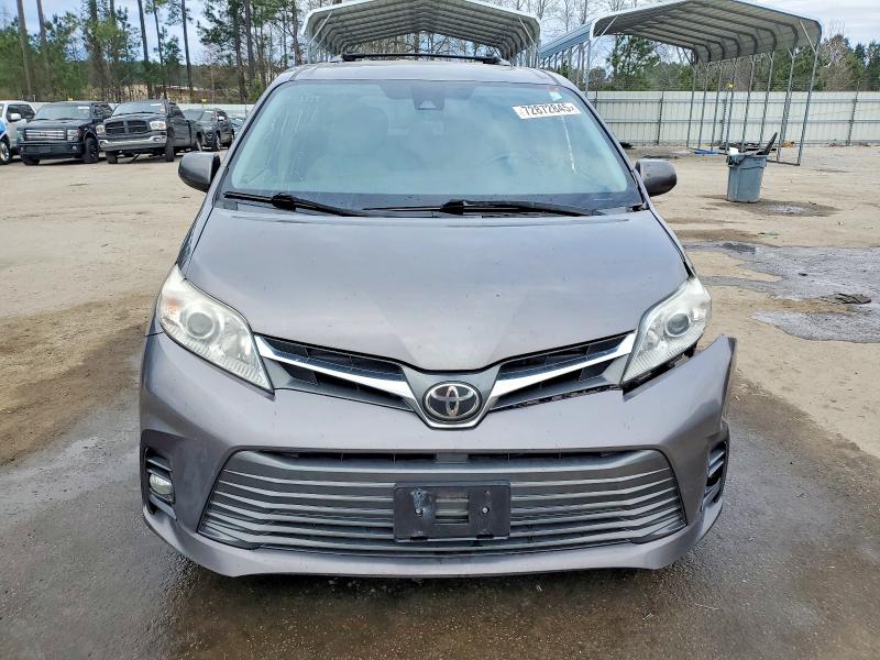 Photo 5 from auction – 2018 TOYOTA SIENNA XLE with VIN 5TDYZ3DC4JS905192