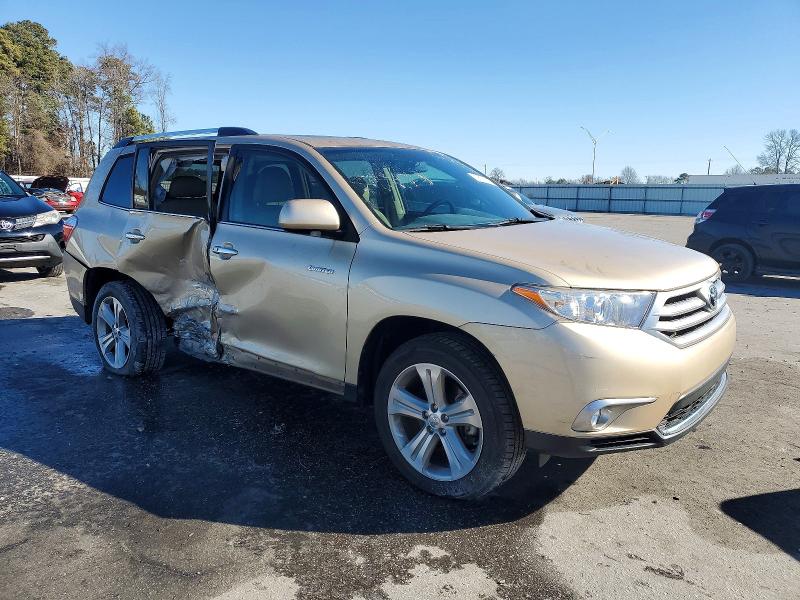 Photo 4 from auction – 2013 TOYOTA HIGHLANDER with VIN 5TDDK3EH9DS234202