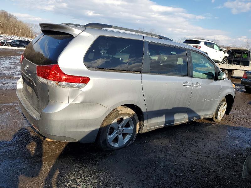 Photo 3 from auction – 2011 TOYOTA SIENNA LE with VIN 5TDKK3DC6BS085564