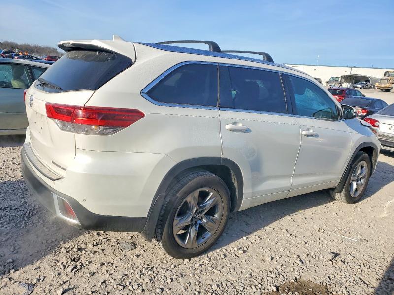 Photo 3 from auction – 2019 TOYOTA HIGHLANDER with VIN 5TDDZRFHXKS707390
