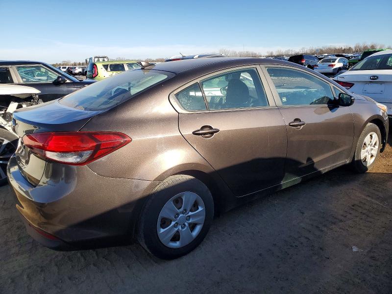 Photo 3 from auction – 2017 KIA FORTE with VIN 3KPFK4A72HE142537