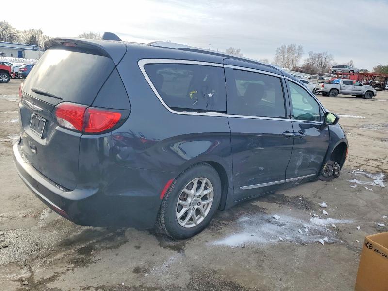 Photo 3 from auction – 2020 CHRYSLER PACIFICA with VIN 2C4RC1BG1LR215637