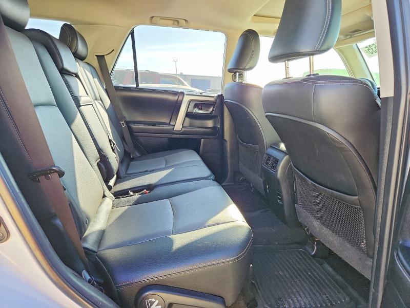 Photo 11 from auction – 2016 TOYOTA 4RUNNER SR with VIN JTEZU5JR5G5110203