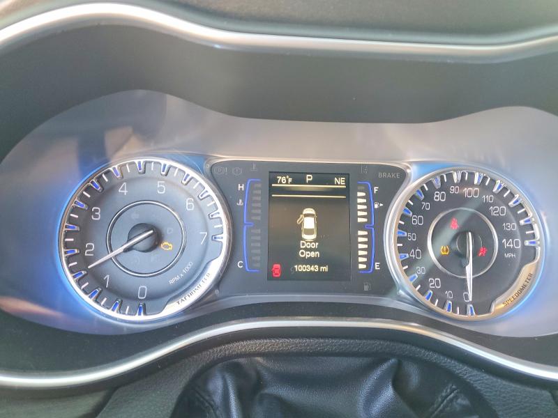 Photo 9 from auction – 2016 CHRYSLER 200 LIMITE with VIN 1C3CCCAB8GN144323