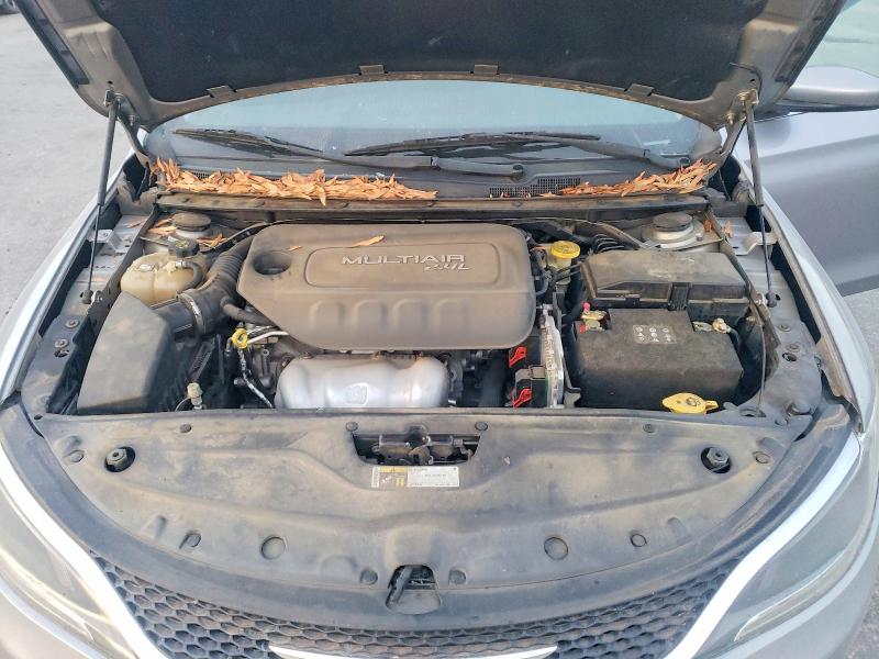 Photo 11 from auction – 2015 CHRYSLER 200 LIMITE with VIN 1C3CCCAB8FN724802