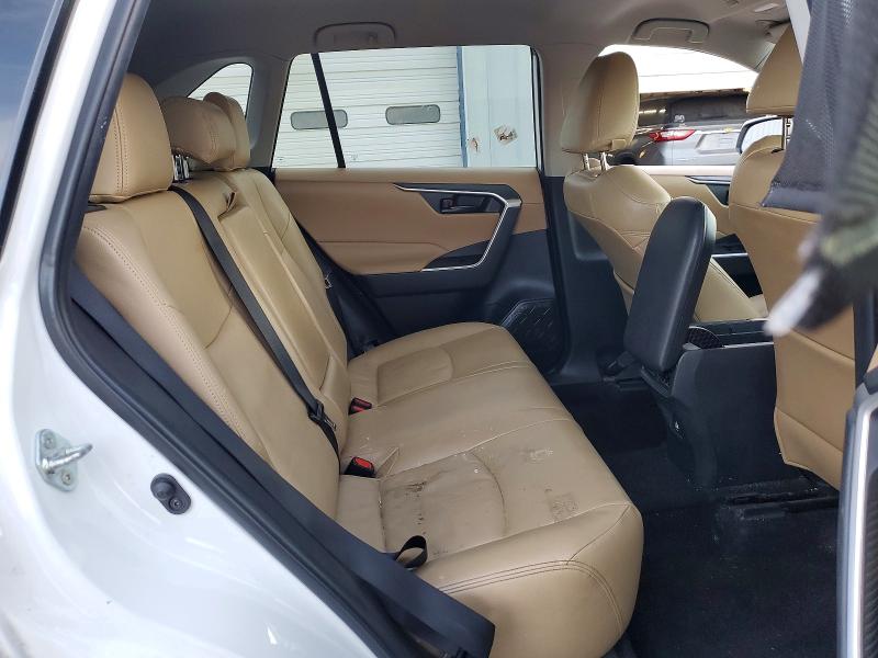 Photo 11 from auction – 2023 TOYOTA RAV4 with VIN 2T3K1RFV5PC219671