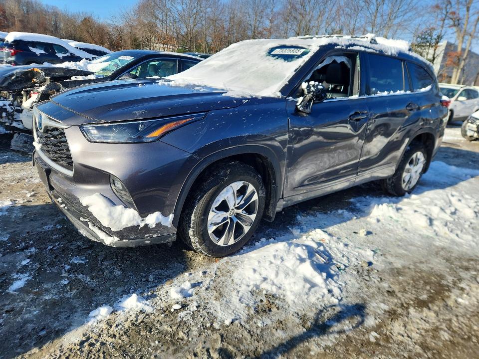 TOYOTA HIGHLANDER 2022 with VIN 5TDGBRCH9NS538957 - Photo from auction